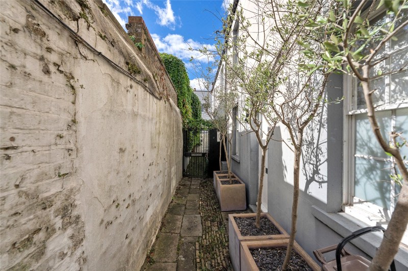 Kiels Cottages, Back Lane, London, NW3