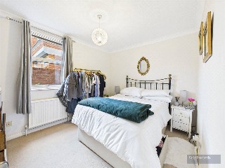 Hampton Court Road, East Molesey, KT8