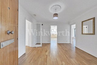 Ravenscroft Avenue, London, NW11