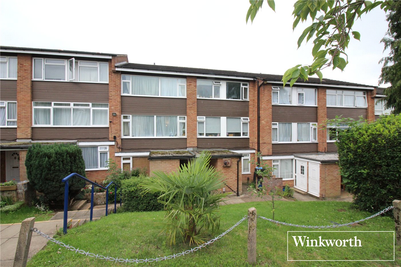 3 bedroom property for sale in Ashdown Drive, Borehamwood