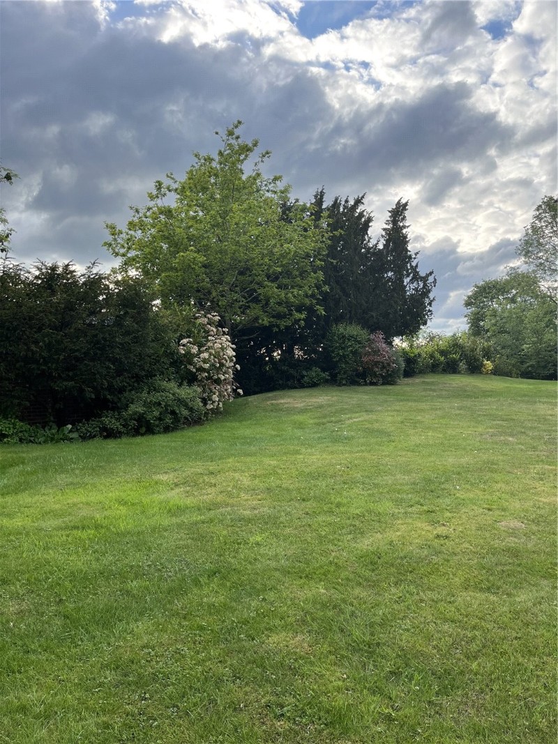 Knowl Park, Elstree, Borehamwood, Hertfordshire, WD6