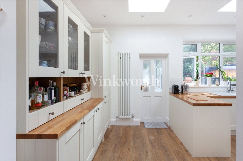 Russell Avenue, London, N22