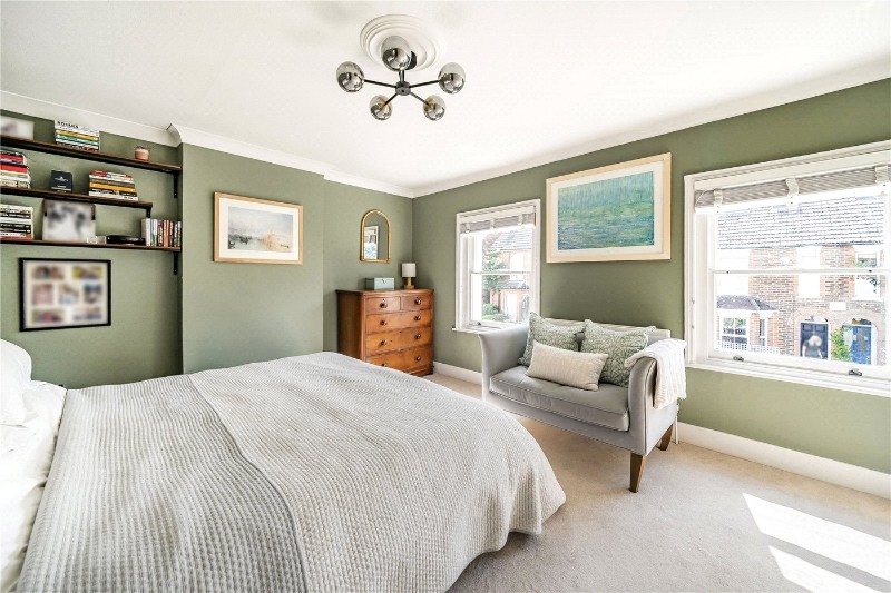 St. Georges Road, Farnham, Surrey, GU9