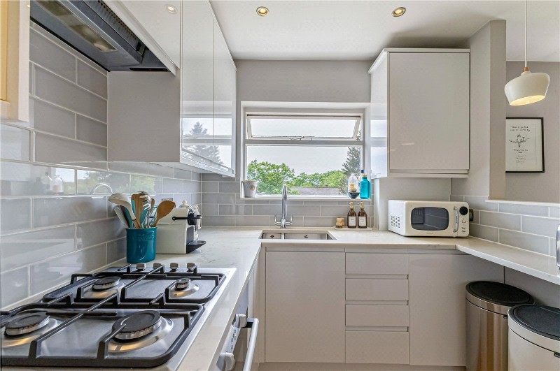 Larkhall Rise, London, SW4