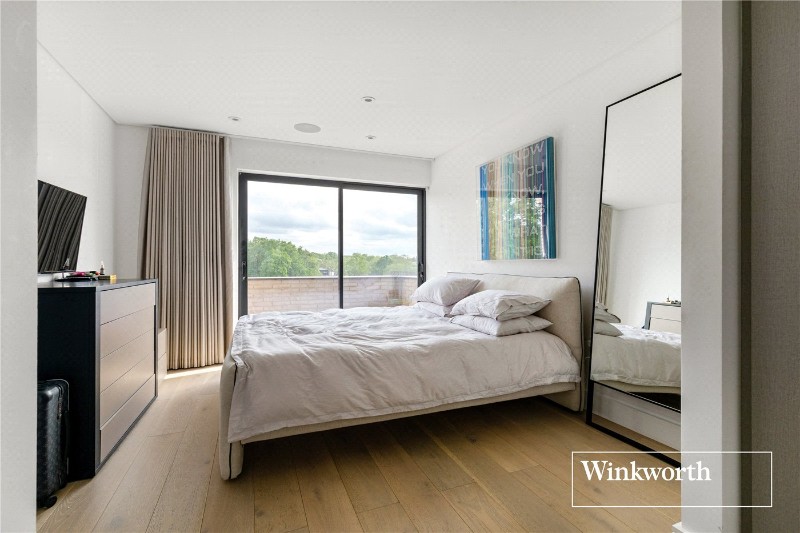 Gulliver Place, London, N10