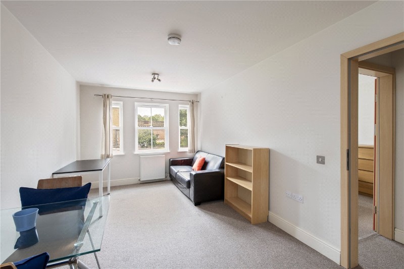 Guernsey Grove, London, SE24