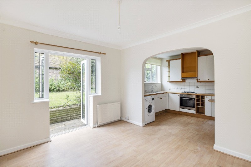 Woodfield Avenue, London, SW16