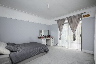 Evelyn Grove, London, W5