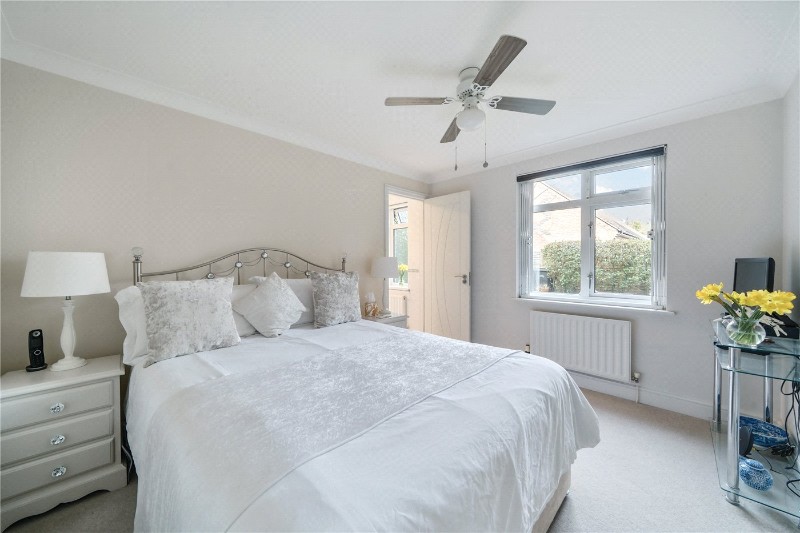 Swingate Road, Farnham, Surrey, GU9
