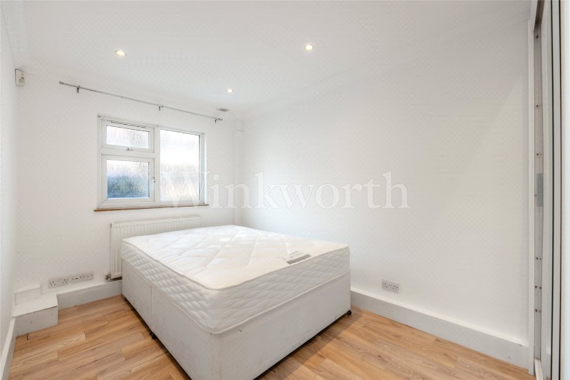 North End Road, London, NW11