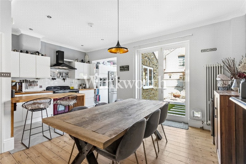 Russell Avenue, London, N22