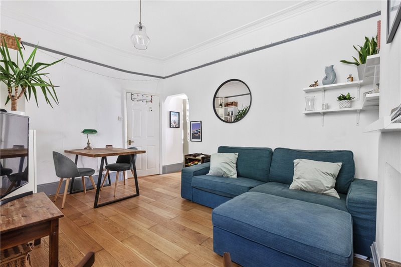 Knollys Road, London, SW16
