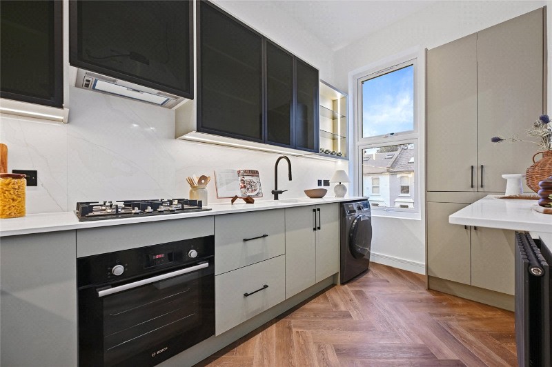 Warbeck Road, London, W12