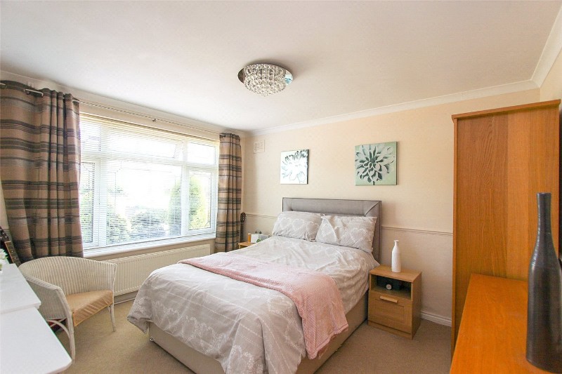 Cotswold Avenue, Rayleigh, Essex, SS6