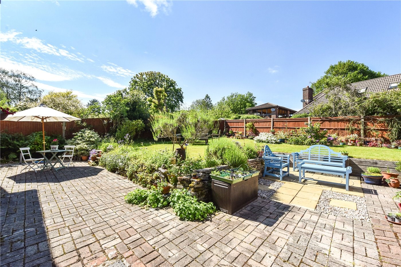 4 bedroom property for sale in Woodbury Avenue, Petersfield, Hampshire, GU32 (Ref PET190124) £