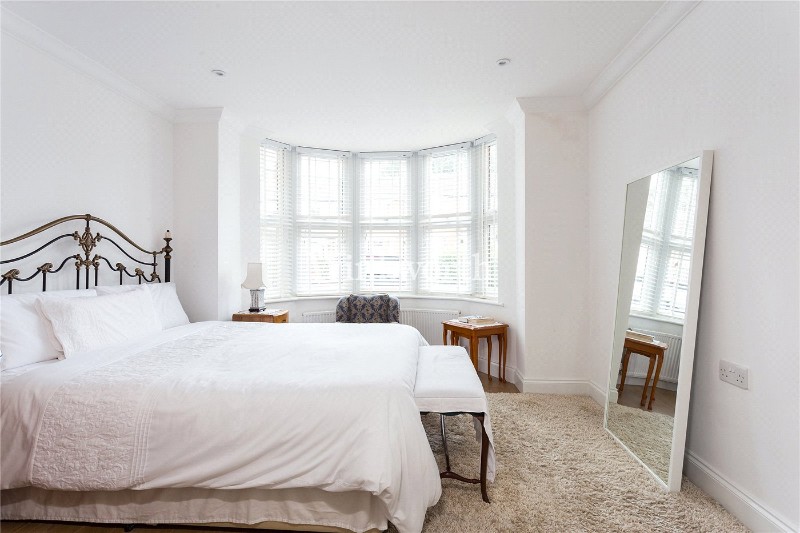 Riverway, London, N13