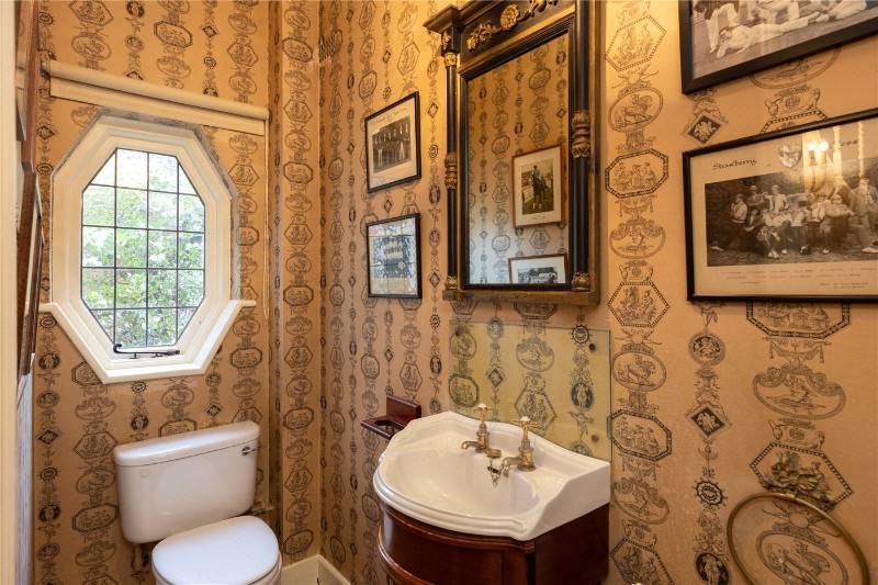 Westmead, London, SW15