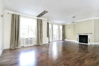 Finchley Road, St John&#39;s Wood, London, NW8