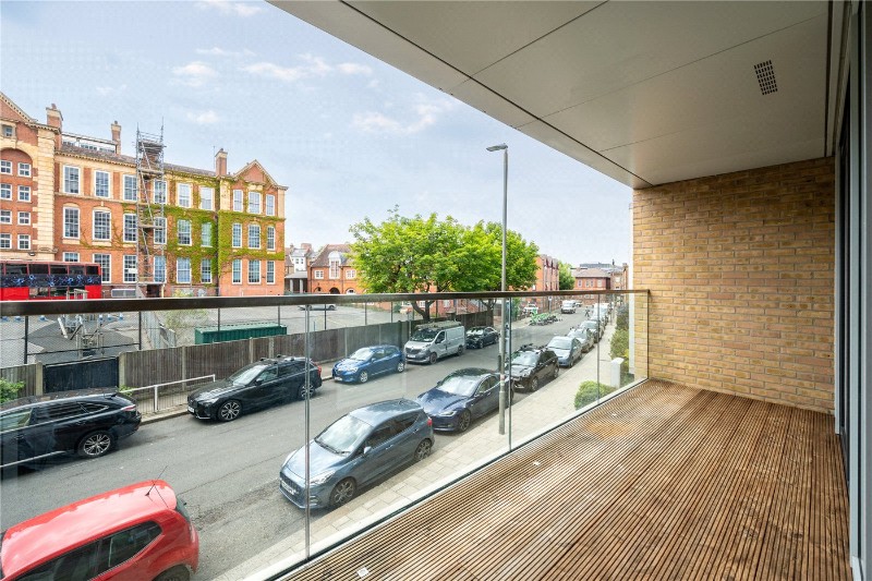 Spectrum Way, London, SW18