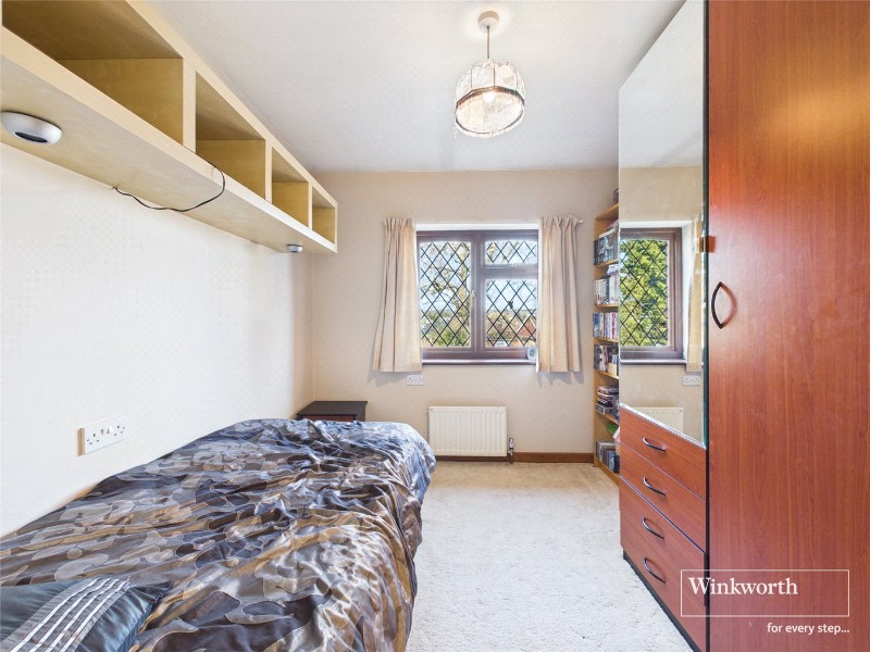 Wolmer Gardens, Edgware, HA8