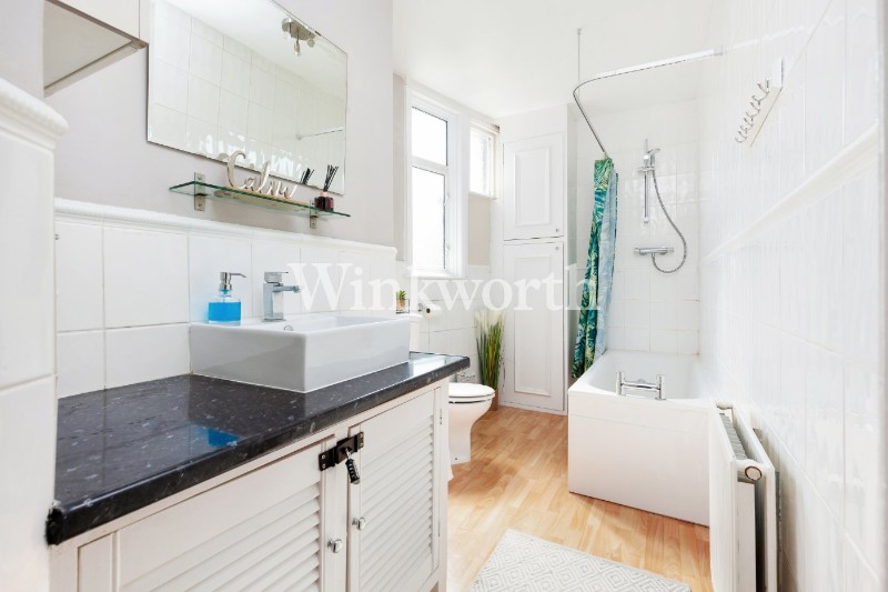 Caversham Avenue, London, N13