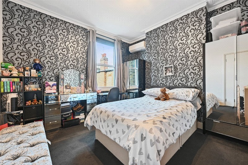 Bloemfontein Road, London, W12