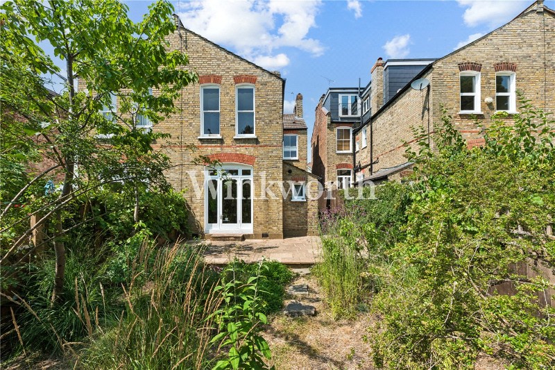 Lakeside Road, London, N13
