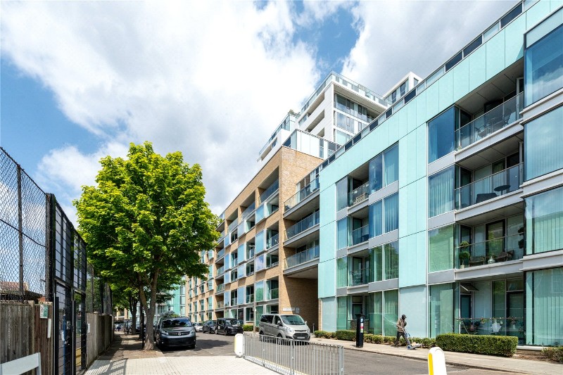 Spectrum Way, London, SW18