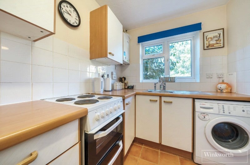 Hawkesworth Drive, Bagshot, Surrey, GU19