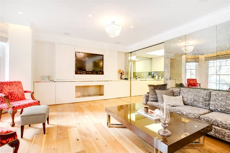 Chelsea Embankment, Chelsea, London, SW3