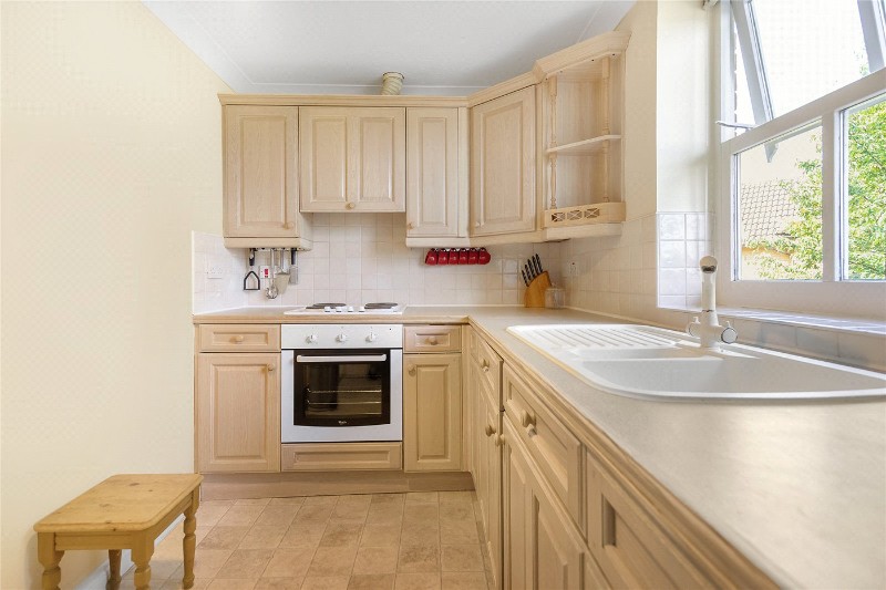 Alfred Close, London, W4