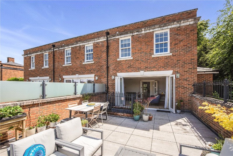 Elizabeth Place, Winchester, Hampshire, SO22