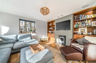 Fullers Road, Rowledge, Farnham, Surrey, GU10