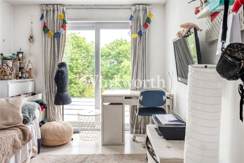 Lakeside Road, London, N13