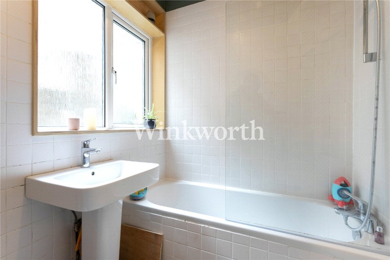 Kirkstall Avenue, London, N17