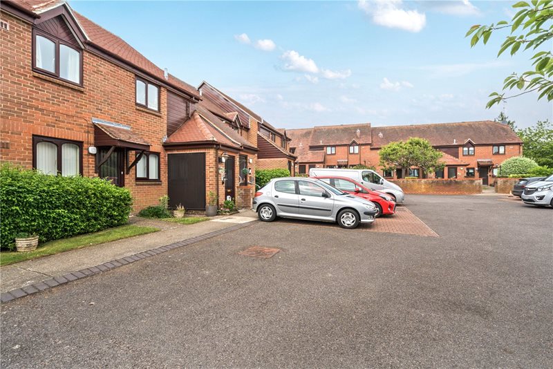 Marshalls Court, Speen, Newbury, Berkshire, RG14