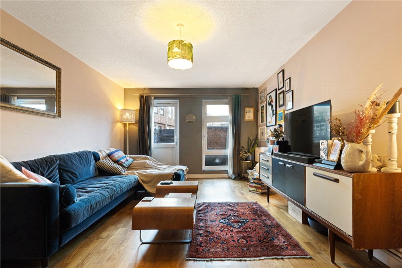 Garnham Close, London, N16