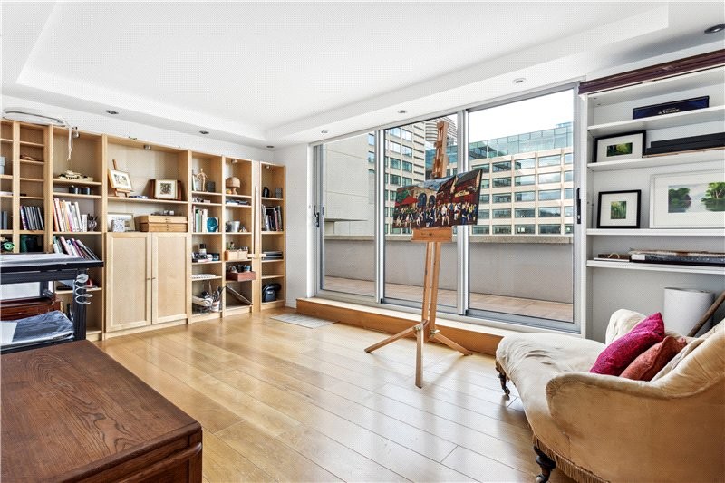Rennie Court, 11 Upper Ground, London, SE1