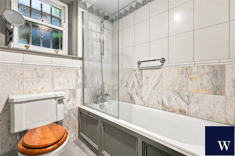 Southwood Lane, London, N6