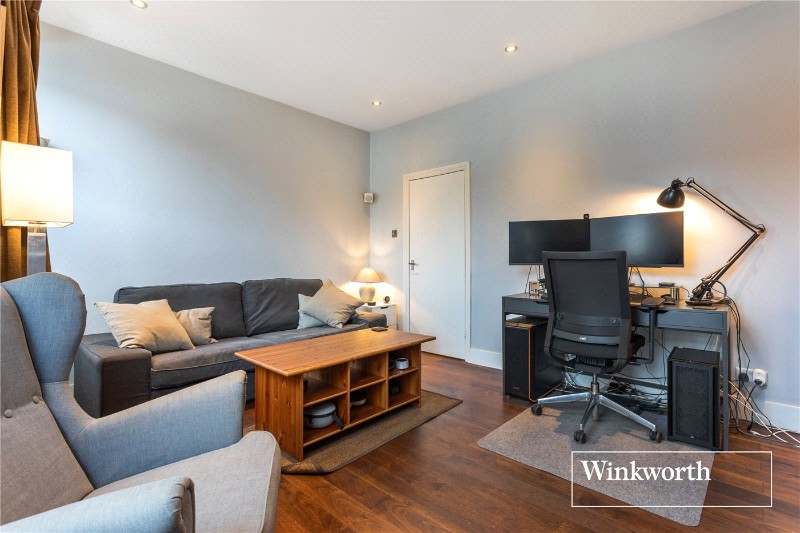 Squires Lane, Finchley, London, N3