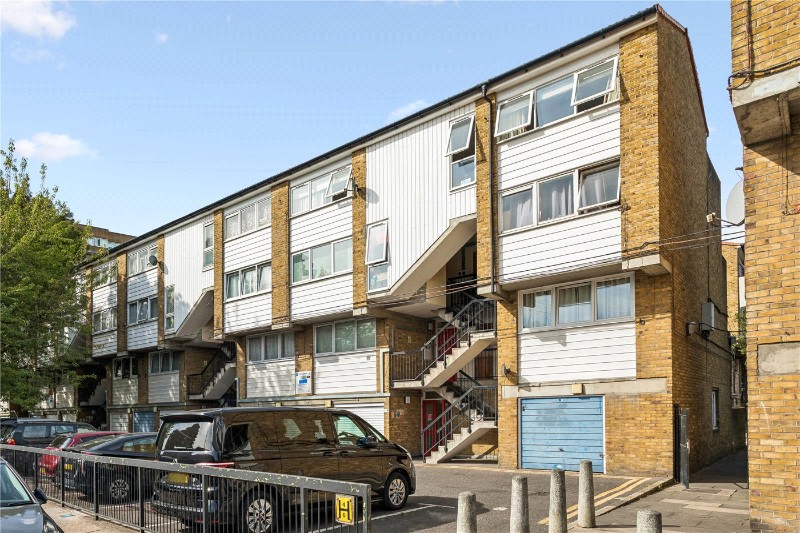 Sidney Street, London, E1