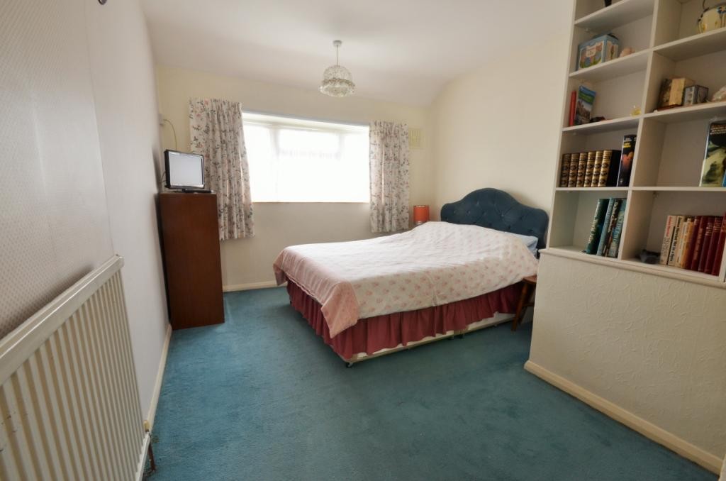 3 bedroom property for sale in Grantham Green, Borehamwood