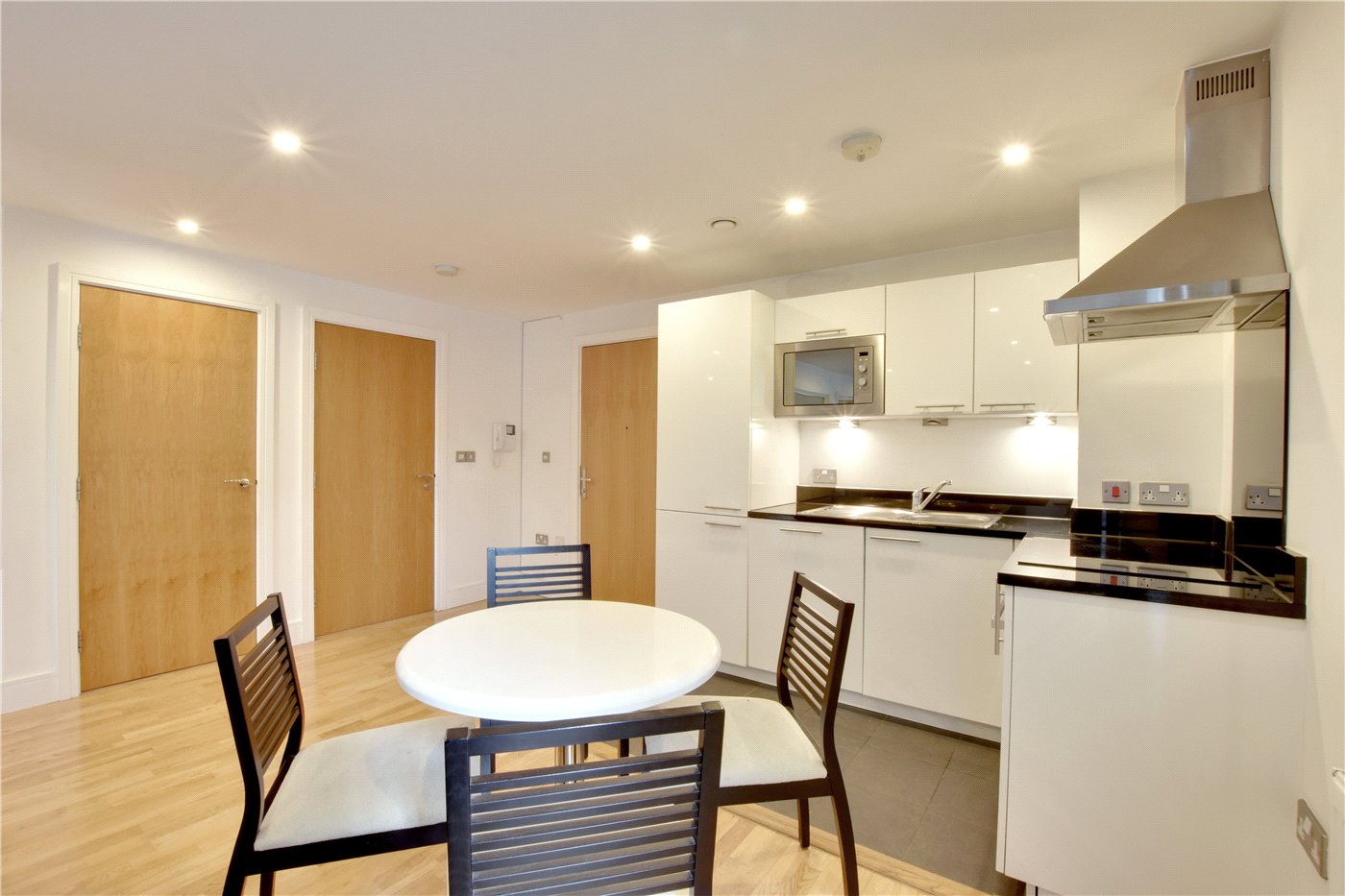 Kitchen/Dining Area