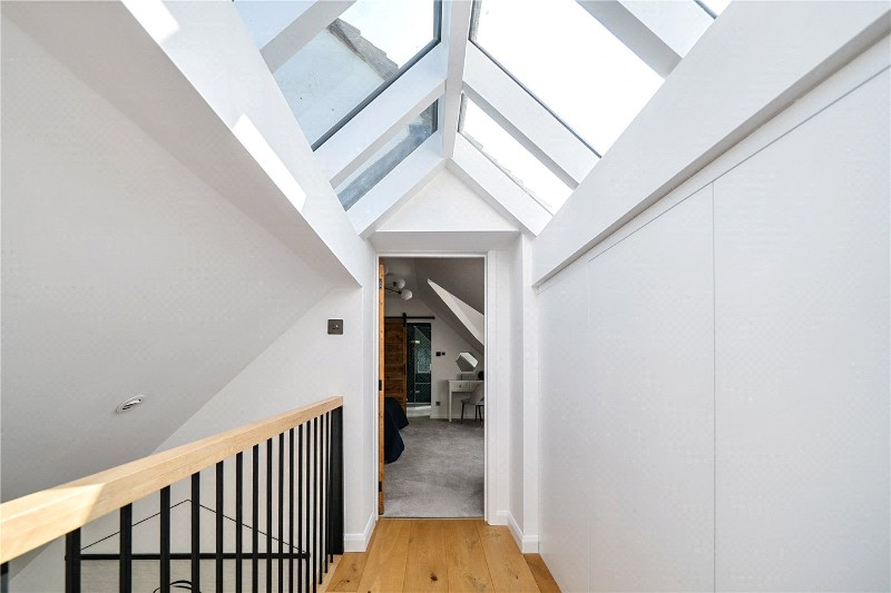 Crooksbury Road, Farnham, Surrey, GU10