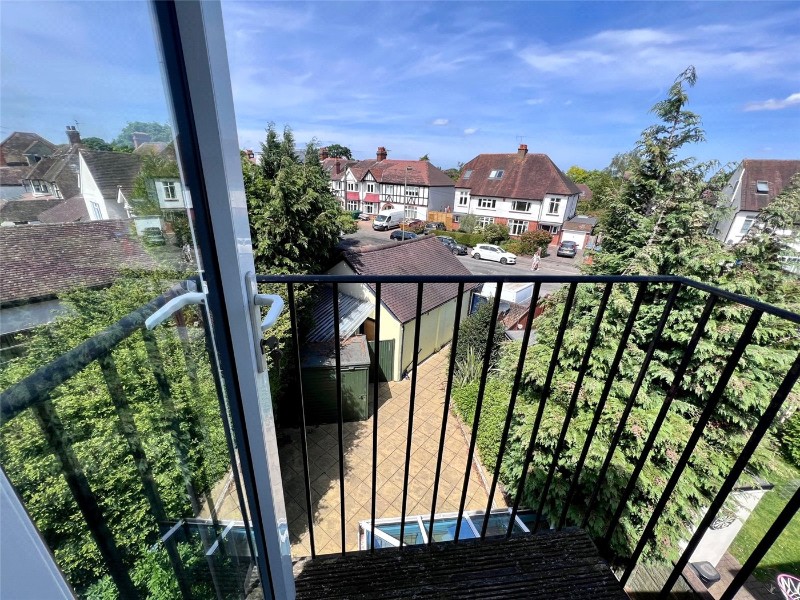 Portsmouth Road, Thames Ditton, Surrey, KT7