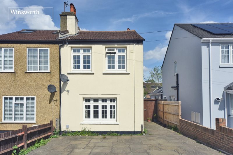 Clarkes Avenue, Worcester Park, KT4