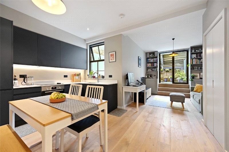 Ellerslie Road, London, W12