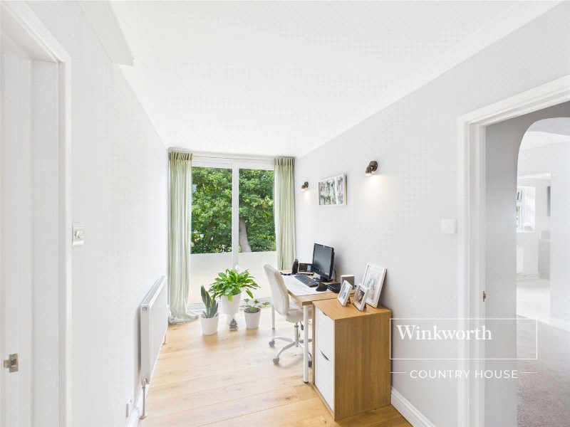 Sheep Walk, Emmer Green, Reading, Berkshire, RG4