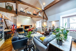 Kensington Church Court, Kensington, London, W8