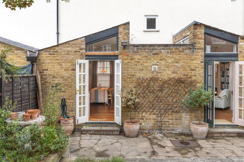 Cowley Road, London, SW9